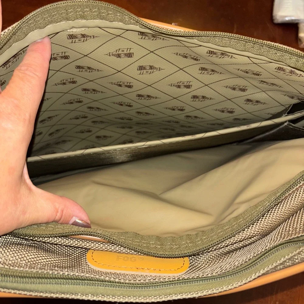 London Fog | Travel Bag Carry On Messenger Bag Khaki Tan Canvas Leather‎ Trim
